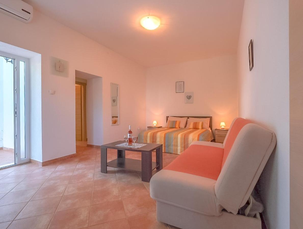 Apartmani Nina Rovinj Eksteriør bilde